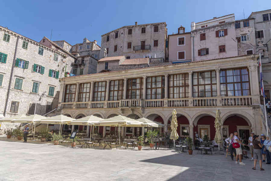 Croacia - Sibenik 09 - plaza de la República